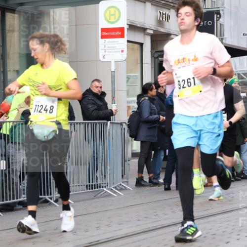 05.10.2025 - 20. swb-Marathon Bremen Strokosch-Dieckow http://msf.ph/oto/9242202 05.10.2025 10:48:36 Ziel 7202, 7414, 9014, 9216, 9255, 9261, 9317, 9482, 9556, 9583, 9674, 9729, 10047, 10449, 10733, 10799, 10877, 10973, 11248, 11695, 7202, 7414, 9014, 9216, 9255, 9261, 9317, 9482, 9556, 9583, 9674, 9729, 10047, 10449, 10733, 10799, 10877, 10973, 11248, 11695 meine-sportfotos.de