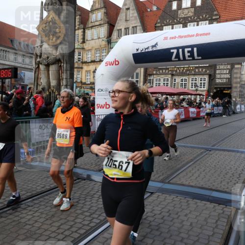05.10.2025 - 20. swb-Marathon Bremen Yannick Fuchs http://msf.ph/oto/9242230 05.10.2025 11:08:55 Ziel 7706, 9191, 9274, 9276, 9589, 9853, 10051, 10567, 10939, 11073, 11479, 11590 meine-sportfotos.de