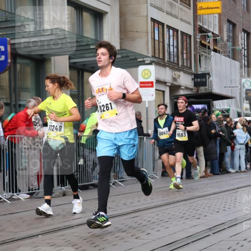 05.10.2025 - 20. swb-Marathon Bremen Strokosch-Dieckow http://msf.ph/oto/9242231 05.10.2025 10:48:37 Ziel 7202, 7414, 9014, 9216, 9255, 9261, 9317, 9482, 9556, 9583, 9674, 10047, 10449, 10733, 10799, 10877, 10973, 11248, 11695, 7202, 7414, 9014, 9216, 9255, 9261, 9317, 9482, 9556, 9583, 9674, 10047, 10449, 10733, 10799, 10877, 10973, 11248, 11695 meine-sportfotos.de