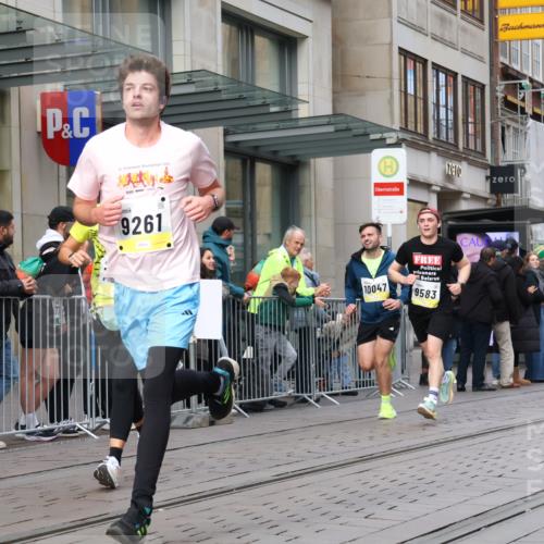 05.10.2025 - 20. swb-Marathon Bremen Strokosch-Dieckow http://msf.ph/oto/9242250 05.10.2025 10:48:37 Ziel 7202, 7414, 9014, 9216, 9255, 9261, 9317, 9482, 9556, 9583, 9674, 10047, 10449, 10733, 10799, 10877, 10973, 11248, 11695, 7202, 7414, 9014, 9216, 9255, 9261, 9317, 9482, 9556, 9583, 9674, 10047, 10449, 10733, 10799, 10877, 10973, 11248, 11695 meine-sportfotos.de