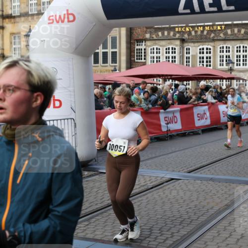 05.10.2025 - 20. swb-Marathon Bremen Yannick Fuchs http://msf.ph/oto/9242274 05.10.2025 11:08:56 Ziel 9191, 9274, 9276, 9589, 9721, 9853, 10051, 10567, 10939, 11479, 11590 meine-sportfotos.de
