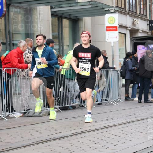 05.10.2025 - 20. swb-Marathon Bremen Strokosch-Dieckow http://msf.ph/oto/9242280 05.10.2025 10:48:38 Ziel 7202, 7414, 9014, 9216, 9255, 9261, 9317, 9482, 9556, 9583, 9674, 10047, 10449, 10733, 10799, 10877, 10973, 11248, 11673, 11695, 7202, 7414, 9014, 9216, 9255, 9261, 9317, 9482, 9556, 9583, 9674, 10047, 10449, 10733, 10799, 10877, 10973, 11248, 11673, 11695 meine-sportfotos.de