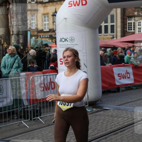 05.10.2025 - 20. swb-Marathon Bremen Yannick Fuchs http://msf.ph/oto/9242336 05.10.2025 11:08:57 Ziel 9191, 9274, 9276, 9589, 9721, 9853, 10051, 10567, 10939, 11479, 11590 meine-sportfotos.de
