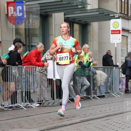 05.10.2025 - 20. swb-Marathon Bremen Strokosch-Dieckow http://msf.ph/oto/9242370 05.10.2025 10:48:41 Ziel 7202, 7414, 9014, 9216, 9255, 9317, 9457, 9556, 9583, 9674, 10016, 10047, 10221, 10449, 10733, 10877, 10973, 11248, 11673, 11695, 7202, 7414, 9014, 9216, 9255, 9317, 9457, 9556, 9583, 9674, 10016, 10047, 10221, 10449, 10733, 10877, 10973, 11248, 11673, 11695 meine-sportfotos.de
