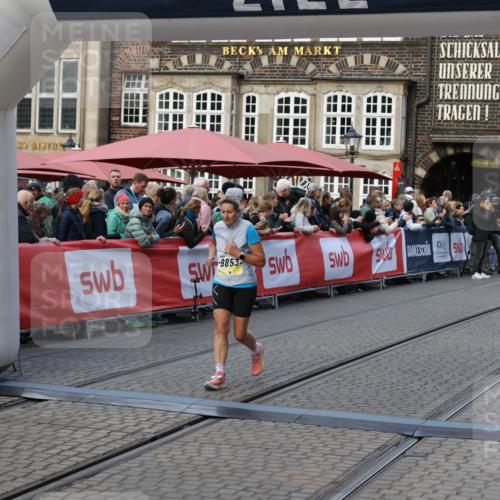 05.10.2025 - 20. swb-Marathon Bremen Yannick Fuchs http://msf.ph/oto/9242394 05.10.2025 11:08:58 Ziel 9184, 9191, 9274, 9589, 9721, 9853, 10051, 10567, 10939, 11479, 11590 meine-sportfotos.de