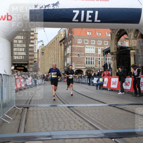 05.10.2025 - 20. swb-Marathon Bremen Yannick Fuchs http://msf.ph/oto/9242402 05.10.2025 10:41:33 Ziel 10744, 10910 meine-sportfotos.de