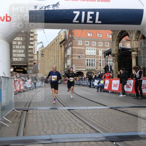 05.10.2025 - 20. swb-Marathon Bremen Yannick Fuchs http://msf.ph/oto/9242406 05.10.2025 10:41:33 Ziel 10744, 10910 meine-sportfotos.de