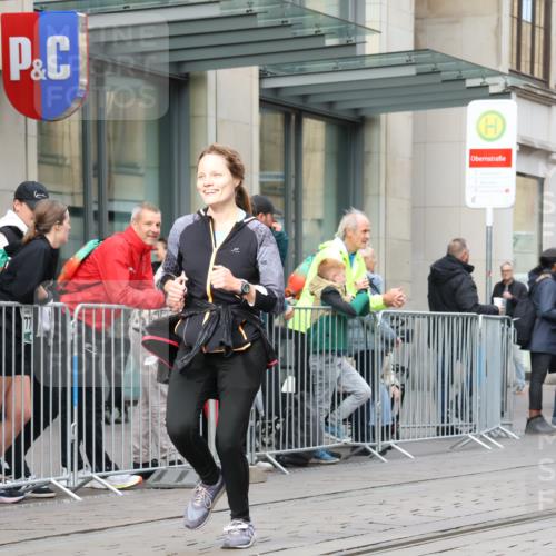 05.10.2025 - 20. swb-Marathon Bremen Strokosch-Dieckow http://msf.ph/oto/9242439 05.10.2025 10:48:43 Ziel 7202, 7414, 9014, 9216, 9255, 9317, 9333, 9457, 9556, 9583, 9674, 10016, 10047, 10221, 10449, 10733, 10877, 10973, 11057, 11248, 11673, 11695, 7202, 7414, 9014, 9216, 9255, 9317, 9333, 9457, 9556, 9583, 9674, 10016, 10047, 10221, 10449, 10733, 10877, 10973, 11057, 11248, 11673, 11695 meine-sportfotos.de