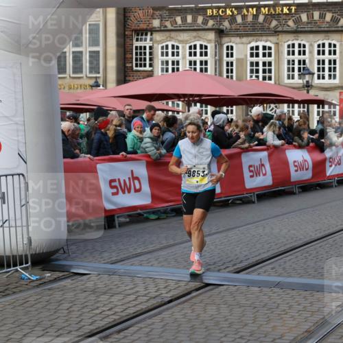 05.10.2025 - 20. swb-Marathon Bremen Yannick Fuchs http://msf.ph/oto/9242444 05.10.2025 11:08:58 Ziel 9184, 9191, 9274, 9589, 9721, 9853, 10051, 10567, 10939, 11479, 11590 meine-sportfotos.de