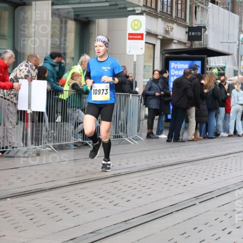 05.10.2025 - 20. swb-Marathon Bremen Strokosch-Dieckow http://msf.ph/oto/9242470 05.10.2025 10:48:44 Ziel 7202, 7414, 9014, 9216, 9255, 9317, 9333, 9457, 9556, 9583, 10016, 10047, 10221, 10449, 10733, 10877, 10973, 11057, 11248, 11673, 11695, 7202, 7414, 9014, 9216, 9255, 9317, 9333, 9457, 9556, 9583, 10016, 10047, 10221, 10449, 10733, 10877, 10973, 11057, 11248, 11673, 11695 meine-sportfotos.de