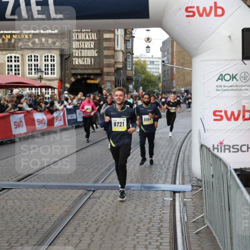 05.10.2025 - 20. swb-Marathon Bremen Yannick Fuchs http://msf.ph/oto/9242506 05.10.2025 11:09:00 Ziel 9184, 9274, 9721, 9853, 9912, 10051, 10248, 10714, 10840 meine-sportfotos.de