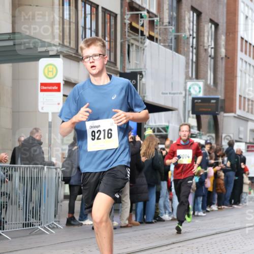 05.10.2025 - 20. swb-Marathon Bremen Strokosch-Dieckow http://msf.ph/oto/9242521 05.10.2025 10:48:46 Ziel 7202, 9014, 9216, 9255, 9317, 9333, 9457, 9556, 9583, 10016, 10221, 10449, 10715, 10733, 10877, 10973, 11057, 11248, 11673, 11695, 7202, 9014, 9216, 9255, 9317, 9333, 9457, 9556, 9583, 10016, 10221, 10449, 10715, 10733, 10877, 10973, 11057, 11248, 11673, 11695 meine-sportfotos.de