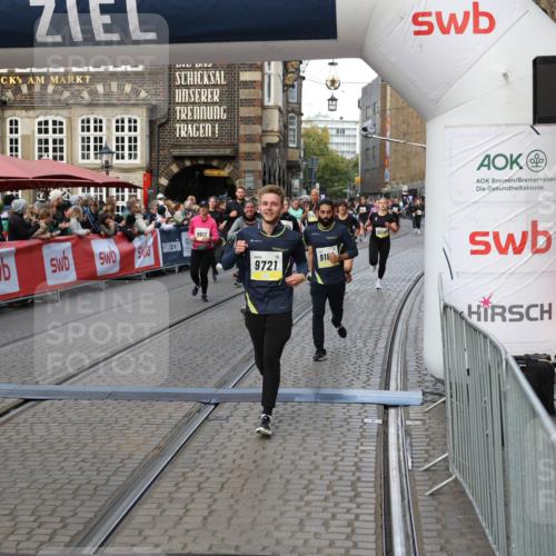 05.10.2025 - 20. swb-Marathon Bremen Yannick Fuchs http://msf.ph/oto/9242528 05.10.2025 11:09:00 Ziel 9184, 9274, 9721, 9853, 9912, 10051, 10248, 10714, 10840 meine-sportfotos.de