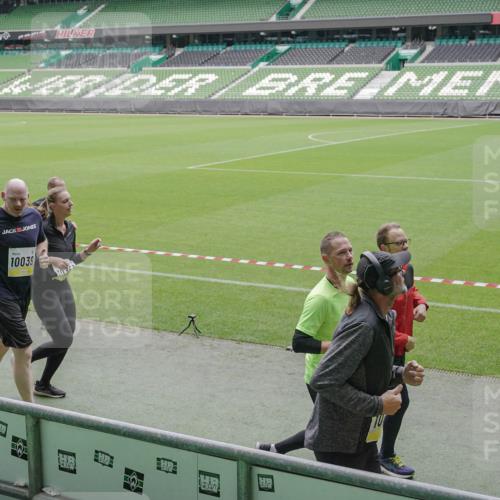 05.10.2025 - 20. swb-Marathon Bremen Michael Burmester http://msf.ph/oto/9242577 05.10.2025 10:35:41 Laufen im Stadion 7163, 7177, 7178, 9173, 9201, 9231, 9278, 9330, 9350, 9433, 9451, 9462, 9495, 9508, 9516, 9518, 9542, 9550, 9576, 9582, 9601, 9609, 9612, 9622, 9625, 9634, 9666, 9737, 9790, 9880, 9886, 9904, 9914, 9937, 9954, 9962, 9968, 9977, 10006, 10039, 10049, 10055, 10059, 10063, 10079, 10084, 10105, 10127, 10138, 10139, 10143, 10145, 10179, 10225, 10228, 10250, 10281, 10336, 10353, 10359, 10367, 10368, 10377, 10395, 10555, 10644, 10694, 10834, 10845, 10988, 9430, 9672 meine-sportfotos.de
