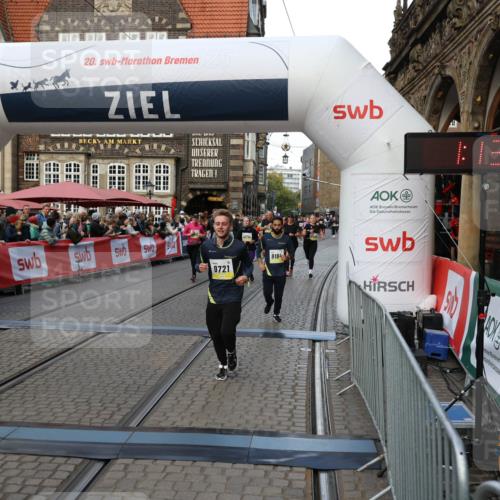 05.10.2025 - 20. swb-Marathon Bremen Yannick Fuchs http://msf.ph/oto/9242592 05.10.2025 11:09:01 Ziel 9184, 9466, 9721, 9774, 9853, 9912, 10031, 10051, 10248, 10714, 10840 meine-sportfotos.de