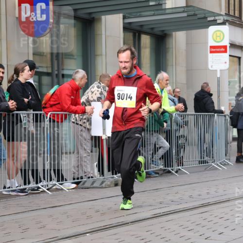 05.10.2025 - 20. swb-Marathon Bremen Strokosch-Dieckow http://msf.ph/oto/9242594 05.10.2025 10:48:49 Ziel 7202, 9014, 9216, 9317, 9333, 9457, 9556, 10016, 10221, 10449, 10715, 10733, 10735, 10973, 11057, 11248, 11598, 11673, 11695, 7202, 9014, 9216, 9317, 9333, 9457, 9556, 10016, 10221, 10449, 10715, 10733, 10735, 10973, 11057, 11248, 11598, 11673, 11695 meine-sportfotos.de