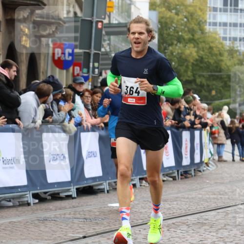05.10.2025 - 20. swb-Marathon Bremen Strokosch-Dieckow http://msf.ph/oto/9242621 05.10.2025 12:44:08 Ziel 364, 942 meine-sportfotos.de