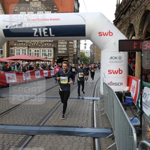 05.10.2025 - 20. swb-Marathon Bremen Yannick Fuchs http://msf.ph/oto/9242635 05.10.2025 11:09:01 Ziel 9184, 9466, 9721, 9774, 9853, 9912, 10031, 10051, 10248, 10714, 10840 meine-sportfotos.de
