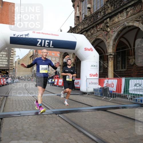 05.10.2025 - 20. swb-Marathon Bremen Yannick Fuchs http://msf.ph/oto/9242665 05.10.2025 10:41:35 Ziel 10744, 10910 meine-sportfotos.de