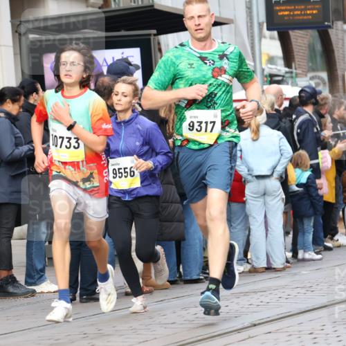 05.10.2025 - 20. swb-Marathon Bremen Strokosch-Dieckow http://msf.ph/oto/9242666 05.10.2025 10:48:52 Ziel 7202, 9014, 9206, 9216, 9317, 9333, 9435, 9457, 9556, 9708, 10016, 10221, 10449, 10519, 10715, 10733, 10735, 11057, 11319, 11598, 11672, 11673, 11695, 7202, 9014, 9206, 9216, 9317, 9333, 9435, 9457, 9556, 9708, 10016, 10221, 10449, 10519, 10715, 10733, 10735, 11057, 11319, 11598, 11672, 11673, 11695 meine-sportfotos.de
