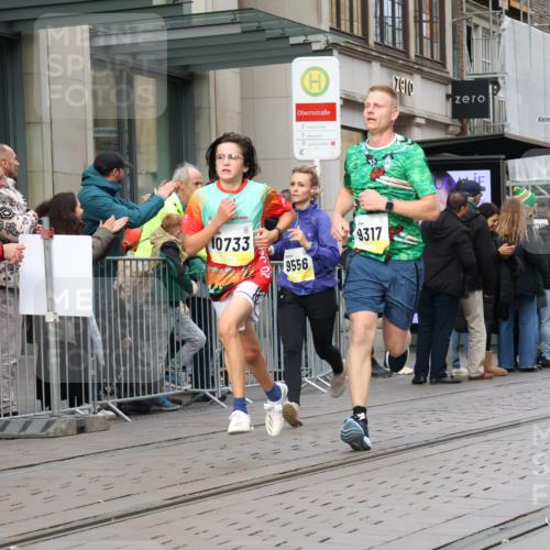 05.10.2025 - 20. swb-Marathon Bremen Strokosch-Dieckow http://msf.ph/oto/9242701 05.10.2025 10:48:54 Ziel 7202, 9014, 9206, 9216, 9317, 9333, 9435, 9457, 9555, 9556, 9708, 10016, 10118, 10221, 10449, 10519, 10673, 10715, 10733, 10735, 11057, 11319, 11598, 11672, 11673, 11695, 7202, 9014, 9206, 9216, 9317, 9333, 9435, 9457, 9555, 9556, 9708, 10016, 10118, 10221, 10449, 10519, 10673, 10715, 10733, 10735, 11057, 11319, 11598, 11672, 11673, 11695 meine-sportfotos.de
