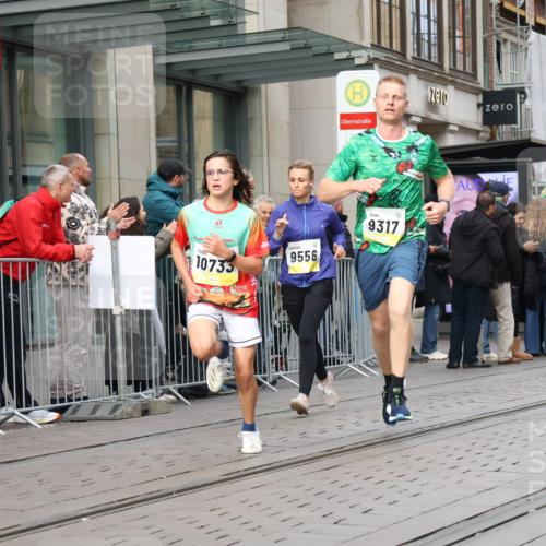 05.10.2025 - 20. swb-Marathon Bremen Strokosch-Dieckow http://msf.ph/oto/9242716 05.10.2025 10:48:54 Ziel 7202, 9014, 9206, 9216, 9317, 9333, 9435, 9457, 9555, 9556, 9708, 10016, 10118, 10221, 10449, 10519, 10673, 10715, 10733, 10735, 11057, 11319, 11598, 11672, 11673, 11695, 7202, 9014, 9206, 9216, 9317, 9333, 9435, 9457, 9555, 9556, 9708, 10016, 10118, 10221, 10449, 10519, 10673, 10715, 10733, 10735, 11057, 11319, 11598, 11672, 11673, 11695 meine-sportfotos.de
