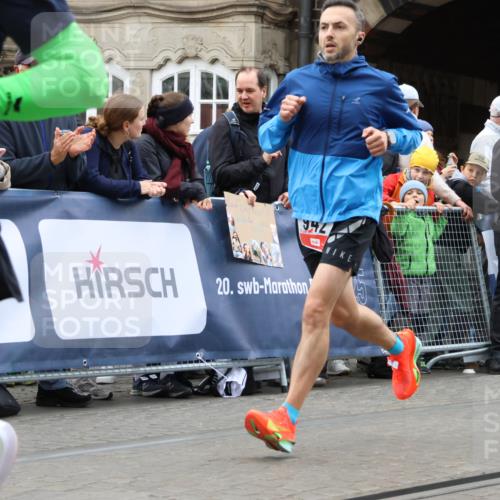 05.10.2025 - 20. swb-Marathon Bremen Strokosch-Dieckow http://msf.ph/oto/9242724 05.10.2025 12:44:12 Ziel 364, 559, 942 meine-sportfotos.de