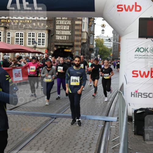 05.10.2025 - 20. swb-Marathon Bremen Yannick Fuchs http://msf.ph/oto/9242727 05.10.2025 11:09:02 Ziel 9184, 9466, 9721, 9774, 9853, 9912, 10031, 10087, 10248, 10714, 10840, 11126, 11142 meine-sportfotos.de