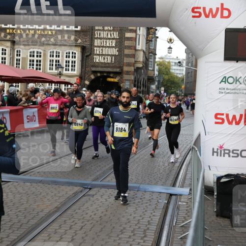 05.10.2025 - 20. swb-Marathon Bremen Yannick Fuchs http://msf.ph/oto/9242732 05.10.2025 11:09:02 Ziel 9184, 9466, 9721, 9774, 9853, 9912, 10031, 10087, 10248, 10714, 10840, 11126, 11142 meine-sportfotos.de