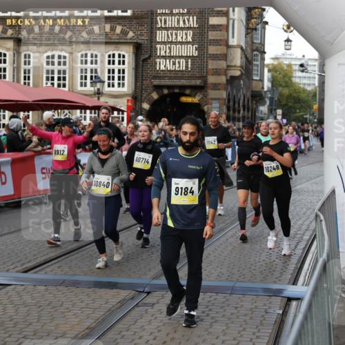05.10.2025 - 20. swb-Marathon Bremen Yannick Fuchs http://msf.ph/oto/9242761 05.10.2025 11:09:02 Ziel 9184, 9466, 9721, 9774, 9853, 9912, 10031, 10087, 10248, 10714, 10840, 11126, 11142 meine-sportfotos.de