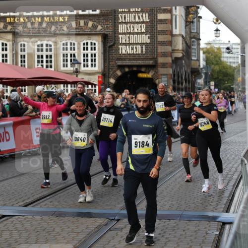 05.10.2025 - 20. swb-Marathon Bremen Yannick Fuchs http://msf.ph/oto/9242776 05.10.2025 11:09:03 Ziel 9184, 9466, 9721, 9774, 9853, 9912, 10031, 10087, 10248, 10714, 10840, 11126, 11142 meine-sportfotos.de