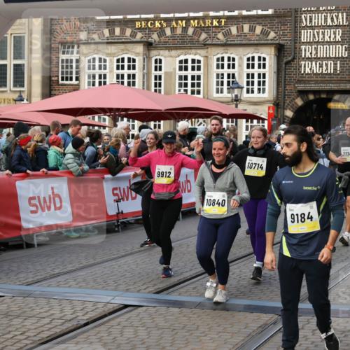 05.10.2025 - 20. swb-Marathon Bremen Yannick Fuchs http://msf.ph/oto/9242807 05.10.2025 11:09:03 Ziel 9184, 9466, 9721, 9774, 9853, 9912, 10031, 10087, 10248, 10714, 10840, 11126, 11142 meine-sportfotos.de