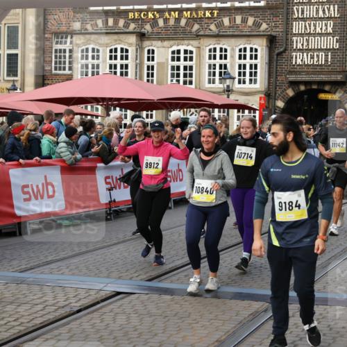 05.10.2025 - 20. swb-Marathon Bremen Yannick Fuchs http://msf.ph/oto/9242817 05.10.2025 11:09:03 Ziel 9184, 9466, 9721, 9774, 9853, 9912, 10031, 10087, 10248, 10714, 10840, 11126, 11142 meine-sportfotos.de
