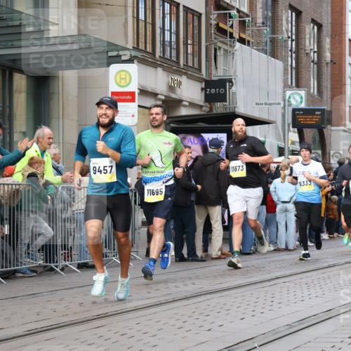 05.10.2025 - 20. swb-Marathon Bremen Strokosch-Dieckow http://msf.ph/oto/9242820 05.10.2025 10:48:57 Ziel 7202, 9014, 9206, 9233, 9333, 9435, 9457, 9555, 9556, 9708, 10016, 10118, 10221, 10381, 10449, 10519, 10673, 10715, 10735, 11057, 11319, 11487, 11598, 11672, 11673, 11695, 7202, 9014, 9206, 9233, 9333, 9435, 9457, 9555, 9556, 9708, 10016, 10118, 10221, 10381, 10449, 10519, 10673, 10715, 10735, 11057, 11319, 11487, 11598, 11672, 11673, 11695 meine-sportfotos.de