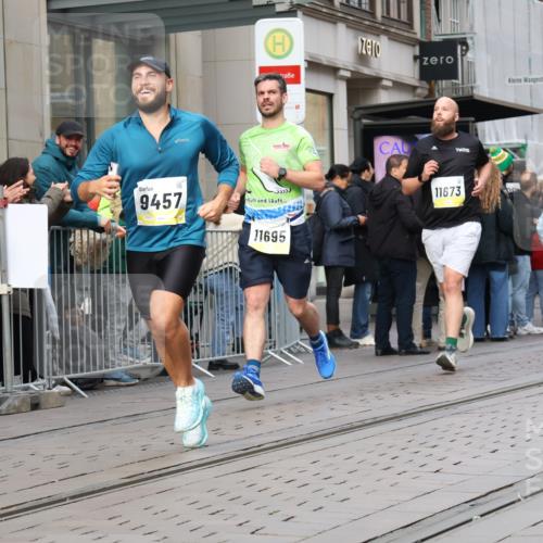 05.10.2025 - 20. swb-Marathon Bremen Strokosch-Dieckow http://msf.ph/oto/9242833 05.10.2025 10:48:57 Ziel 7202, 9014, 9206, 9233, 9333, 9435, 9457, 9555, 9556, 9708, 10016, 10118, 10221, 10381, 10449, 10519, 10673, 10715, 10735, 11057, 11319, 11487, 11598, 11672, 11673, 11695, 7202, 9014, 9206, 9233, 9333, 9435, 9457, 9555, 9556, 9708, 10016, 10118, 10221, 10381, 10449, 10519, 10673, 10715, 10735, 11057, 11319, 11487, 11598, 11672, 11673, 11695 meine-sportfotos.de