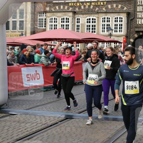 05.10.2025 - 20. swb-Marathon Bremen Yannick Fuchs http://msf.ph/oto/9242844 05.10.2025 11:09:03 Ziel 9184, 9466, 9721, 9774, 9853, 9912, 10031, 10087, 10248, 10714, 10840, 11126, 11142 meine-sportfotos.de