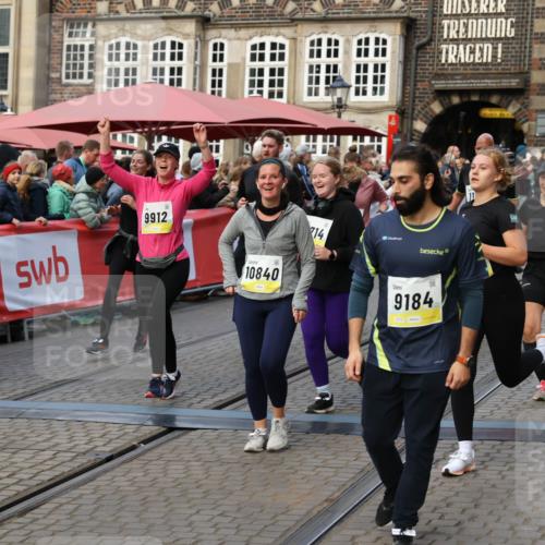 05.10.2025 - 20. swb-Marathon Bremen Yannick Fuchs http://msf.ph/oto/9242864 05.10.2025 11:09:03 Ziel 9184, 9466, 9721, 9774, 9853, 9912, 10031, 10087, 10248, 10714, 10840, 11126, 11142 meine-sportfotos.de