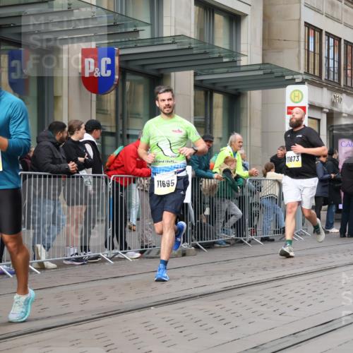 05.10.2025 - 20. swb-Marathon Bremen Strokosch-Dieckow http://msf.ph/oto/9242874 05.10.2025 10:48:58 Ziel 7202, 9014, 9206, 9233, 9333, 9435, 9457, 9555, 9556, 9708, 10016, 10118, 10221, 10381, 10449, 10519, 10673, 10715, 10735, 11057, 11319, 11487, 11598, 11672, 11673, 11695, 7202, 9014, 9206, 9233, 9333, 9435, 9457, 9555, 9556, 9708, 10016, 10118, 10221, 10381, 10449, 10519, 10673, 10715, 10735, 11057, 11319, 11487, 11598, 11672, 11673, 11695 meine-sportfotos.de