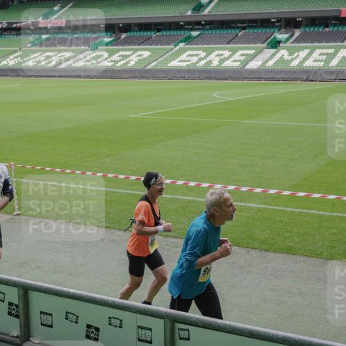 05.10.2025 - 20. swb-Marathon Bremen Michael Burmester http://msf.ph/oto/9242878 05.10.2025 10:35:51 Laufen im Stadion 7163, 7177, 7178, 9005, 9173, 9174, 9231, 9278, 9327, 9330, 9350, 9370, 9378, 9389, 9433, 9450, 9451, 9454, 9462, 9495, 9508, 9516, 9518, 9542, 9550, 9576, 9582, 9601, 9609, 9612, 9625, 9634, 9666, 9686, 9737, 9790, 9880, 9886, 9904, 9914, 9937, 9954, 9962, 9968, 9977, 10006, 10039, 10049, 10055, 10059, 10063, 10079, 10084, 10105, 10127, 10138, 10139, 10143, 10145, 10179, 10182, 10225, 10228, 10250, 10293, 10311, 10336, 10353, 10359, 10367, 10368, 10377, 10391, 10395 meine-sportfotos.de