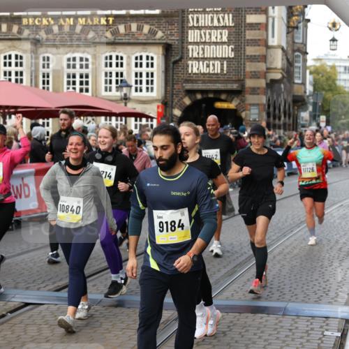 05.10.2025 - 20. swb-Marathon Bremen Yannick Fuchs http://msf.ph/oto/9242881 05.10.2025 11:09:04 Ziel 9184, 9466, 9721, 9774, 9853, 9912, 10031, 10087, 10248, 10714, 10840, 11126, 11142 meine-sportfotos.de