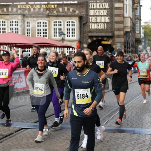 05.10.2025 - 20. swb-Marathon Bremen Yannick Fuchs http://msf.ph/oto/9242891 05.10.2025 11:09:04 Ziel 9184, 9466, 9721, 9774, 9853, 9912, 10031, 10087, 10248, 10714, 10840, 11126, 11142 meine-sportfotos.de