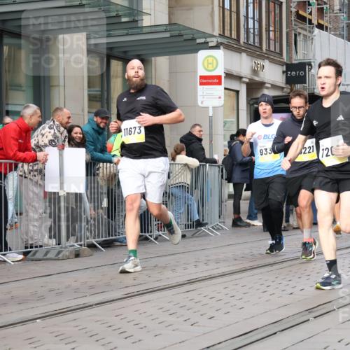 05.10.2025 - 20. swb-Marathon Bremen Strokosch-Dieckow http://msf.ph/oto/9242898 05.10.2025 10:48:59 Ziel 7202, 9206, 9233, 9333, 9435, 9457, 9555, 9556, 9708, 10016, 10118, 10221, 10381, 10449, 10519, 10673, 10715, 10735, 11057, 11319, 11487, 11598, 11672, 11673, 11695, 7202, 9206, 9233, 9333, 9435, 9457, 9555, 9556, 9708, 10016, 10118, 10221, 10381, 10449, 10519, 10673, 10715, 10735, 11057, 11319, 11487, 11598, 11672, 11673, 11695 meine-sportfotos.de