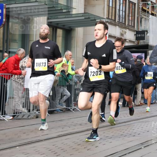 05.10.2025 - 20. swb-Marathon Bremen Strokosch-Dieckow http://msf.ph/oto/9242913 05.10.2025 10:48:59 Ziel 7202, 9206, 9233, 9333, 9435, 9457, 9555, 9556, 9708, 10016, 10118, 10221, 10381, 10449, 10519, 10673, 10715, 10735, 11057, 11319, 11487, 11598, 11672, 11673, 11695, 7202, 9206, 9233, 9333, 9435, 9457, 9555, 9556, 9708, 10016, 10118, 10221, 10381, 10449, 10519, 10673, 10715, 10735, 11057, 11319, 11487, 11598, 11672, 11673, 11695 meine-sportfotos.de