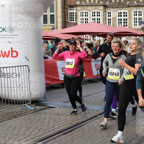 05.10.2025 - 20. swb-Marathon Bremen Yannick Fuchs http://msf.ph/oto/9242937 05.10.2025 11:09:04 Ziel 9184, 9466, 9721, 9774, 9853, 9912, 10031, 10087, 10248, 10714, 10840, 11126, 11142 meine-sportfotos.de