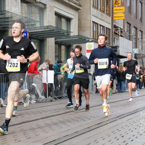 05.10.2025 - 20. swb-Marathon Bremen Strokosch-Dieckow http://msf.ph/oto/9242941 05.10.2025 10:49:00 Ziel 7202, 9206, 9233, 9333, 9435, 9457, 9555, 9556, 9708, 10016, 10118, 10221, 10381, 10519, 10673, 10715, 10735, 11057, 11319, 11487, 11598, 11672, 11673, 11695, 7202, 9206, 9233, 9333, 9435, 9457, 9555, 9556, 9708, 10016, 10118, 10221, 10381, 10519, 10673, 10715, 10735, 11057, 11319, 11487, 11598, 11672, 11673, 11695 meine-sportfotos.de