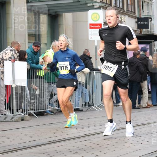 05.10.2025 - 20. swb-Marathon Bremen Strokosch-Dieckow http://msf.ph/oto/9242977 05.10.2025 10:49:01 Ziel 7202, 9206, 9233, 9333, 9435, 9457, 9555, 9556, 9626, 9627, 9708, 10016, 10118, 10221, 10381, 10519, 10673, 10715, 10735, 10888, 11057, 11319, 11487, 11579, 11598, 11672, 11673, 7202, 9206, 9233, 9333, 9435, 9457, 9555, 9556, 9626, 9627, 9708, 10016, 10118, 10221, 10381, 10519, 10673, 10715, 10735, 10888, 11057, 11319, 11487, 11579, 11598, 11672, 11673 meine-sportfotos.de
