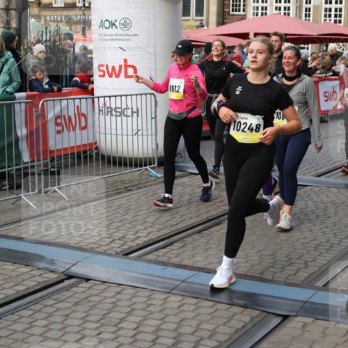 05.10.2025 - 20. swb-Marathon Bremen Yannick Fuchs http://msf.ph/oto/9242995 05.10.2025 11:09:05 Ziel 9184, 9466, 9721, 9774, 9853, 9912, 10031, 10087, 10248, 10458, 10714, 10840, 11126, 11142 meine-sportfotos.de