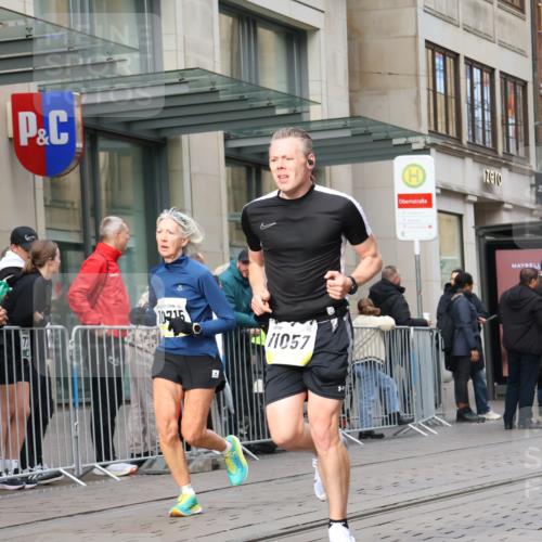 05.10.2025 - 20. swb-Marathon Bremen Strokosch-Dieckow http://msf.ph/oto/9243004 05.10.2025 10:49:02 Ziel 9206, 9233, 9333, 9435, 9457, 9555, 9626, 9627, 9708, 10016, 10118, 10221, 10381, 10519, 10673, 10715, 10735, 10888, 11057, 11319, 11487, 11579, 11598, 11672, 11673, 9206, 9233, 9333, 9435, 9457, 9555, 9626, 9627, 9708, 10016, 10118, 10221, 10381, 10519, 10673, 10715, 10735, 10888, 11057, 11319, 11487, 11579, 11598, 11672, 11673 meine-sportfotos.de