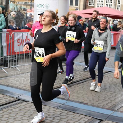05.10.2025 - 20. swb-Marathon Bremen Yannick Fuchs http://msf.ph/oto/9243035 05.10.2025 11:09:05 Ziel 9184, 9466, 9721, 9774, 9853, 9912, 10031, 10087, 10248, 10458, 10714, 10840, 11126, 11142 meine-sportfotos.de