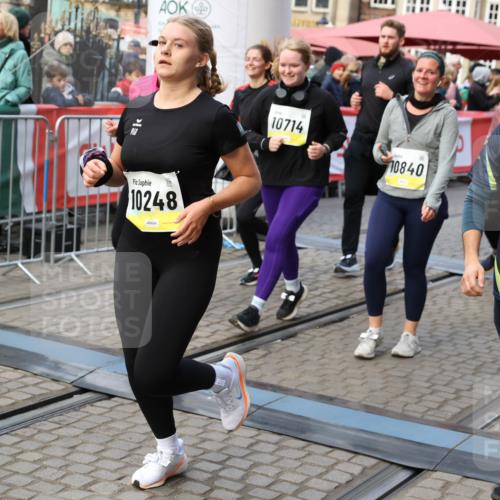 05.10.2025 - 20. swb-Marathon Bremen Yannick Fuchs http://msf.ph/oto/9243050 05.10.2025 11:09:05 Ziel 9184, 9466, 9721, 9774, 9853, 9912, 10031, 10087, 10248, 10458, 10714, 10840, 11126, 11142 meine-sportfotos.de